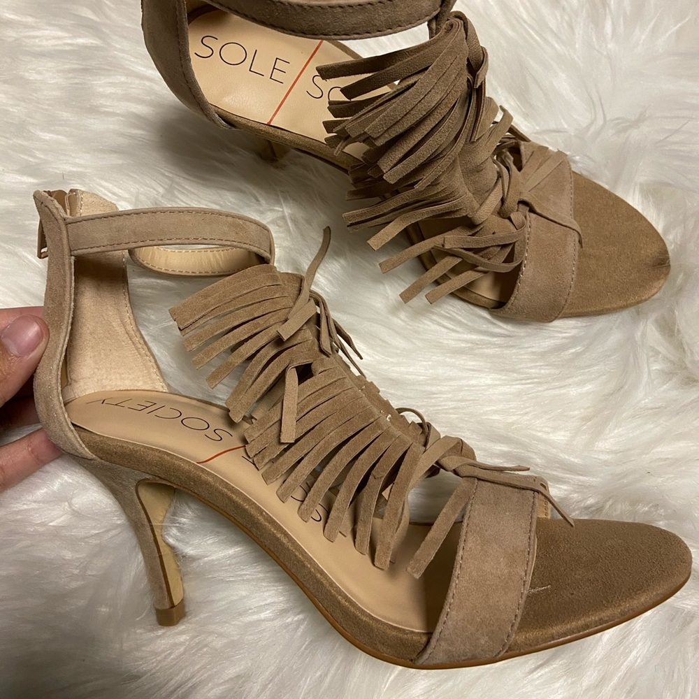 New in box caramel suede fringe heels women